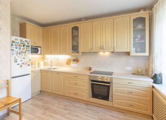 Продаю четырехкомнатную квартиру, 114 м2, Петрозаводск, улица Анохина, 49, район Центр