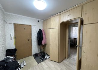 Продам трехкомнатную квартиру, 67 м2, Новочебоксарск, улица Винокурова, 89