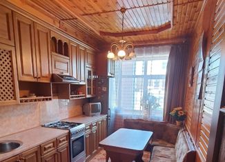 Трехкомнатная квартира на продажу, 94.1 м2, Саранск, Коммунистическая улица, 54