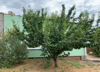 Продаю трехкомнатную квартиру, 80.5 м2, поселок Наримановский, улица Титова, 2