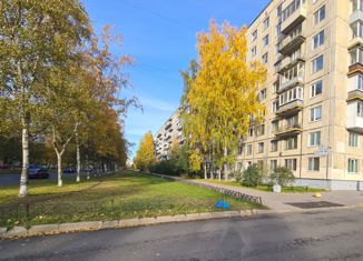 Продам 1-ком. квартиру, 31 м2, Санкт-Петербург, Серебристый бульвар, 9к1, муниципальный округ Комендантский Аэродром