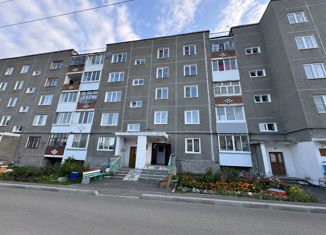 Продам двухкомнатную квартиру, 49.3 м2, посёлок Новоасбест, улица Бажова, 3