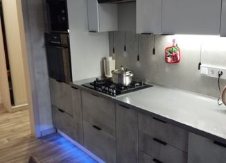 4-ком. квартира на продажу, 81.5 м2, посёлок Нагорный, Школьная улица, 3