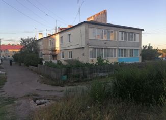 Продаю двухкомнатную квартиру, 49.7 м2, посёлок городского типа Новоспасское, площадь Макаренко, 31