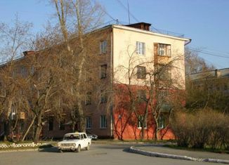 Продам 2-ком. квартиру, 54 м2, Асбест, Уральская улица, 74
