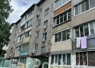 Продаю 2-комнатную квартиру, 50.2 м2, Арсеньев, улица Сазыкина, 4