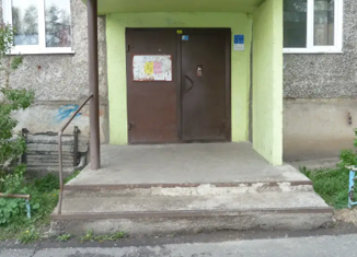 Продам 4-комнатную квартиру, 61 м2, Мыски, улица Максима Горького, 23