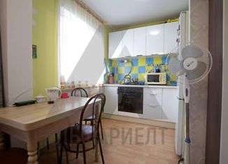 Продам 1-ком. квартиру, 31 м2, Омск, улица Тимофея Белозёрова, 11, Советский округ