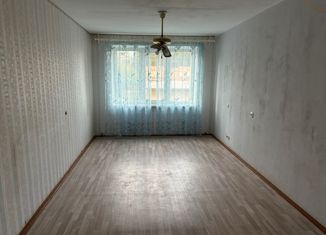 Продается трехкомнатная квартира, 65 м2, Магнитогорск, Сиреневый проезд, 10