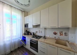 Продаю 3-ком. квартиру, 73.2 м2, Москва, Новинский бульвар, 13с6, Новинский бульвар