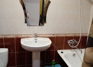 Аренда двухкомнатной квартиры, 60 м2, Никольское, Западная улица, 2