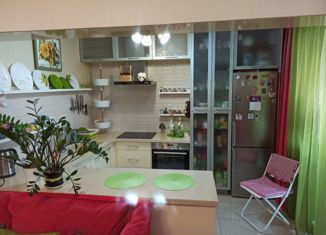 Продается 4-ком. квартира, 74.7 м2, Глазов, улица Толстого, 44