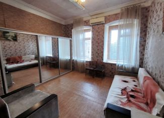 Продаю 1-комнатную квартиру, 24 м2, Астрахань, улица Куйбышева, 61/70, Ленинский район