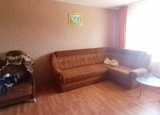 Продаю 3-ком. квартиру, 64 м2, Старица, Коммунистическая улица, 34