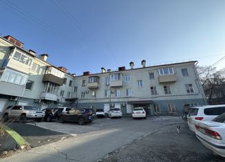 Продается 2-комнатная квартира, 52.6 м2, Приморский край, улица Луначарского, 2