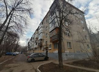Продам трехкомнатную квартиру, 58 м2, Уфа, улица Карима Хакимова, 5, жилой район Черниковка