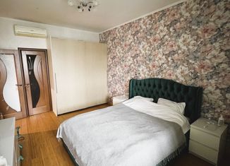 Продам 2-комнатную квартиру, 74 м2, Москва, улица Клары Цеткин, 18Бк1, метро Войковская