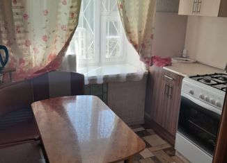 Продается двухкомнатная квартира, 48 м2, Альметьевск, улица Громовой, 4А