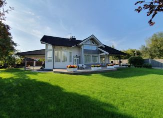 Продажа дома, 1000 м2, посёлок Ивановское