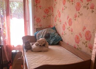 Продам однокомнатную квартиру, 31 м2, Среднеуральск, улица Парижской Коммуны, 7