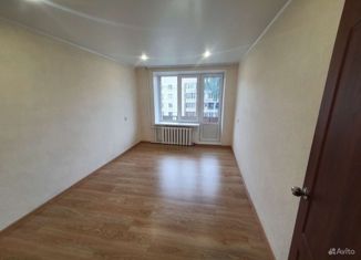 Продаю 2-комнатную квартиру, 47 м2, Бокситогорск, улица Вишнякова, 23