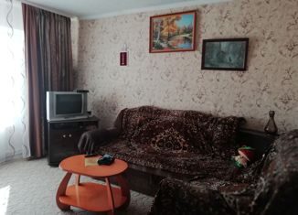 Продается четырехкомнатная квартира, 70 м2, село Красное, Центральная улица, 126