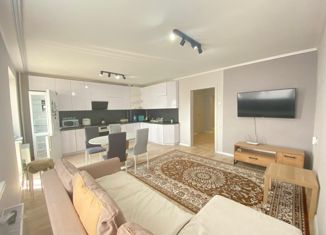 Продажа трехкомнатной квартиры, 80.7 м2, Омск, ЖК Регата, улица Леонида Маслова, 11