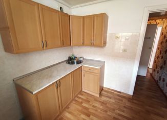 Однокомнатная квартира на продажу, 32.4 м2, Глазов, улица 70 лет Октября, 15