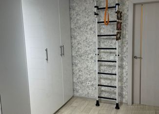 Продаю трехкомнатную квартиру, 69 м2, Уфа, улица Машинистов, 4, ЖК Яркий