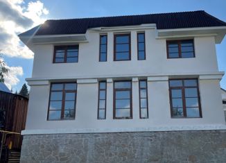 Продаю дом, 275 м2, Ревда, улица Братьев Сохрановых, 7