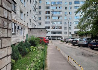 Продается 3-комнатная квартира, 61.6 м2, Курская область, Семёновская улица, 79