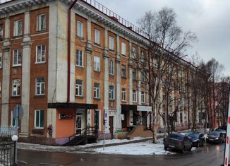 Продается двухкомнатная квартира, 56 м2, Мурманск, улица Володарского, 13