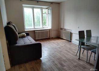 Продаю комнату, 42 м2, Аша, улица 40 лет Победы, 19