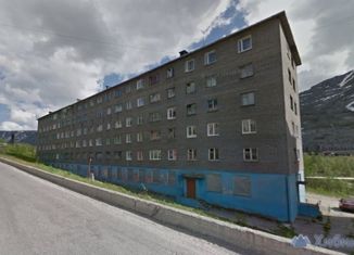 Продам 3-комнатную квартиру, 60 м2, Кировск, улица Кирова, 3