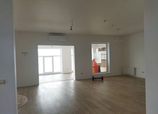 Продаю дом, 400 м2, село Петровское, улица Ленина