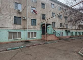 Продам двухкомнатную квартиру, 43 м2, Элиста, 1-й микрорайон, 3