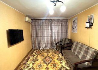 Продаю 1-ком. квартиру, 31.9 м2, Симферополь, проспект Кирова, 14, Центральный район