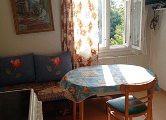 Продам 1-ком. квартиру, 40.3 м2, городской посёлок имени Свердлова, 1-й микрорайон, 9