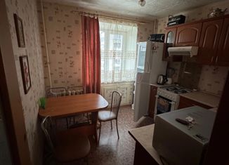 Продаю 1-комнатную квартиру, 38 м2, Пермь, улица Адмирала Ушакова, 55