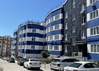 Продажа 3-ком. квартиры, 84 м2, село Мысхако, улица имени Сергея Борзенко, 2