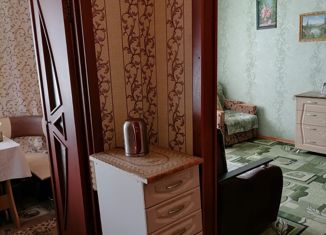 Продаю 3-комнатную квартиру, 54 м2, Барнаул, улица Петра Сухова, 56