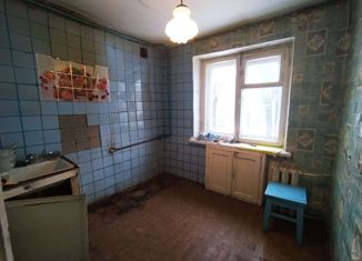 Продаю двухкомнатную квартиру, 45 м2, Ярцево, улица Максима Горького, 11/1