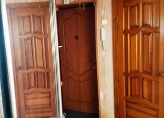 Продаю четырехкомнатную квартиру, 68 м2, Тольятти, улица Никонова, 38, Комсомольский район