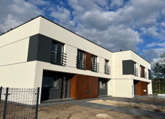 Продаю дом, 170 м2, посёлок городского типа Яблоновский, Широкая улица, 1