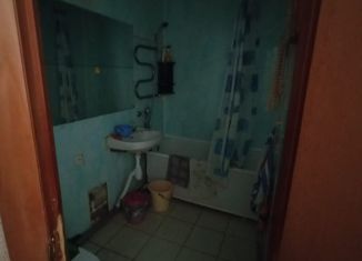 Продажа трехкомнатной квартиры, 58.8 м2, рабочий посёлок Крутинка, улица Ленина, 21