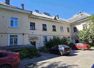 Продаю двухкомнатную квартиру, 49.3 м2, Луга, проспект Володарского, 8