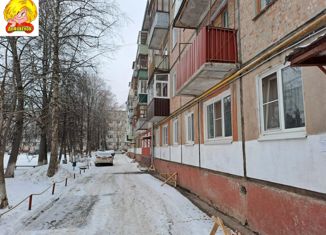 Продам четырехкомнатную квартиру, 58.9 м2, Малоярославец, улица Гагарина, 4