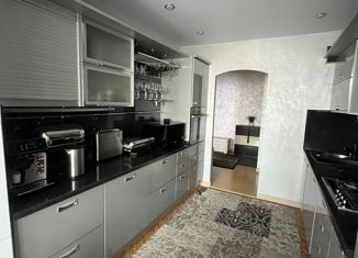 Продаю 4-ком. квартиру, 91 м2, Железноводск, улица Ленина, 100