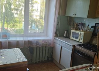 Продам 3-комнатную квартиру, 55.3 м2, городской посёлок Кузнечное, Юбилейная улица, 1