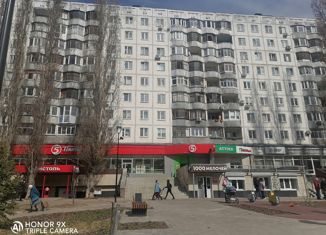 Продажа 3-ком. квартиры, 62 м2, Нижний Новгород, улица Маршала Рокоссовского, 15, жилой район Кузнечиха